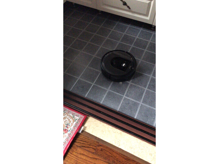 iRobot i7+ 扫地机器人和自动集尘系统测评怎么样？？最新吐槽性能优缺点内幕 首页推荐 第1张