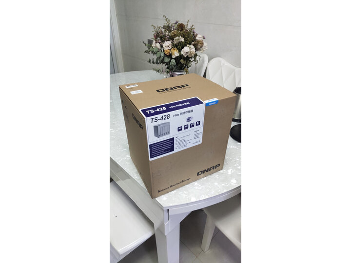 使用威联通ts-428与tr-002区别如何？纠结哪个好？