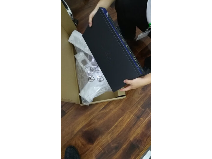 请问华三e**00g2还是er3108g哪个好？比较有何区别？
