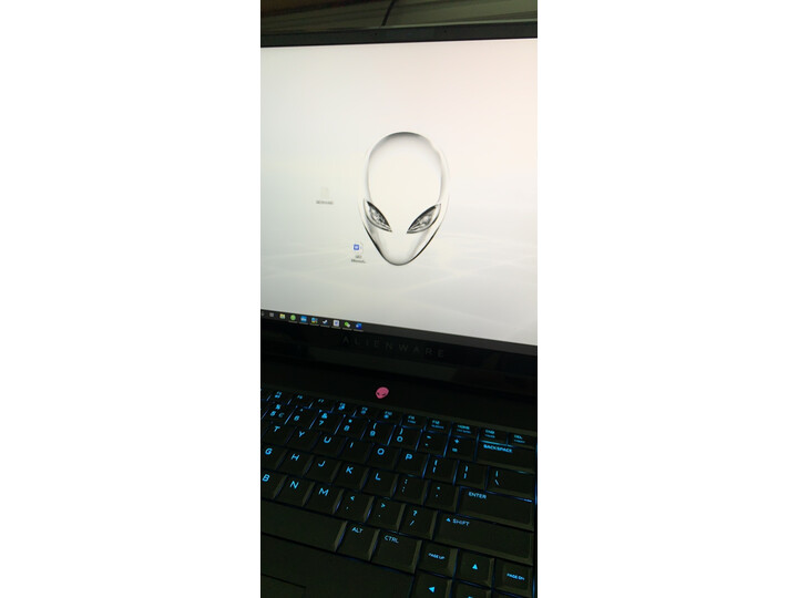 请问外星人alwa51m和m17r2区别是什么？比较哪个好？