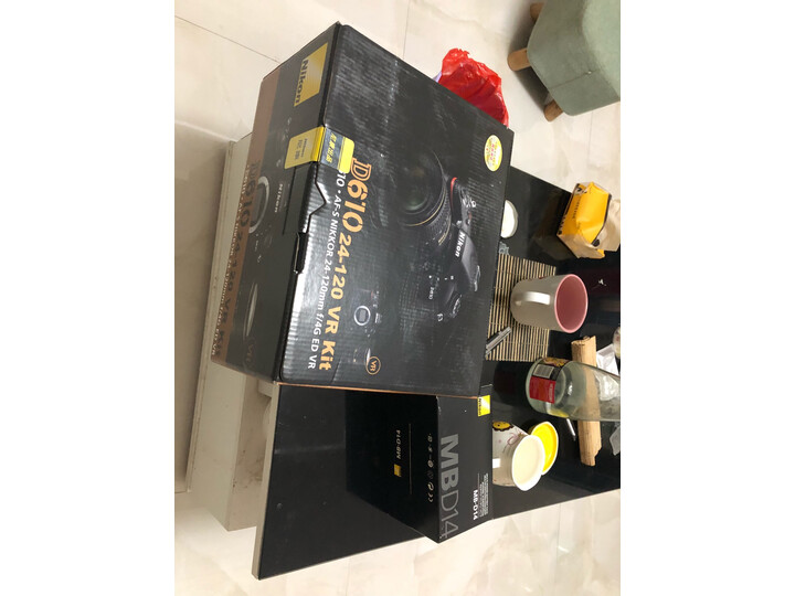 讨论尼康d610和d7500有什么区别呢？对比哪个好？