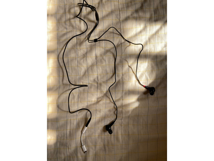 说说森海塞尔ie80sbt和有线的有区别吗？测评哪个好？