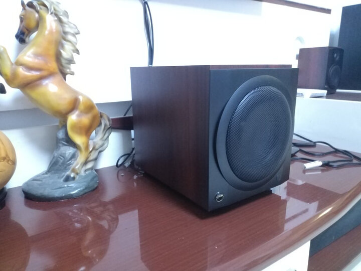 盘点bose c50和惠威m80w哪个好？讨论有什么区别？