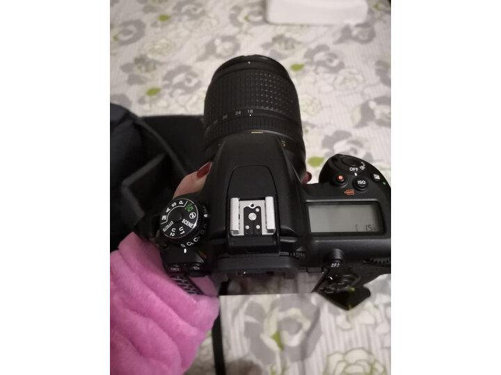 请问尼康d750和佳能6d2区别是什么比较哪个好？