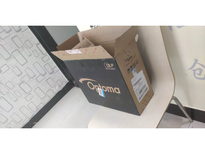 使用奥图码hd300和奥图码hd27h哪个好？纠结区别是什么？