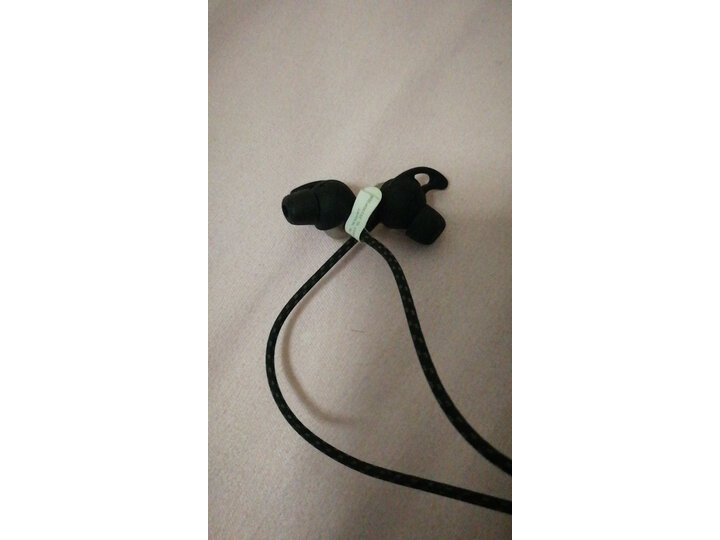曝光漫步者w200bt经典版和颈挂版如何选择？区别哪个好？