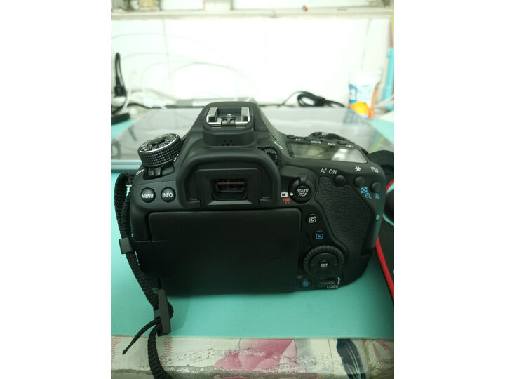 评价佳能eos80d和90d区别有没有？感受哪个好？