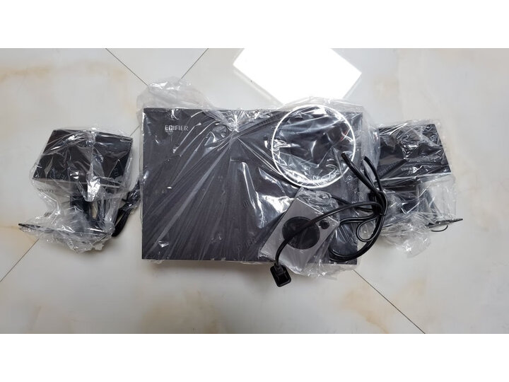 请问漫步者r206p和r208pf有差距吗？比较区别哪个好？