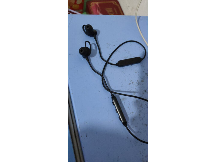 曝光漫步者w200bt经典版和颈挂版如何选择？区别哪个好？