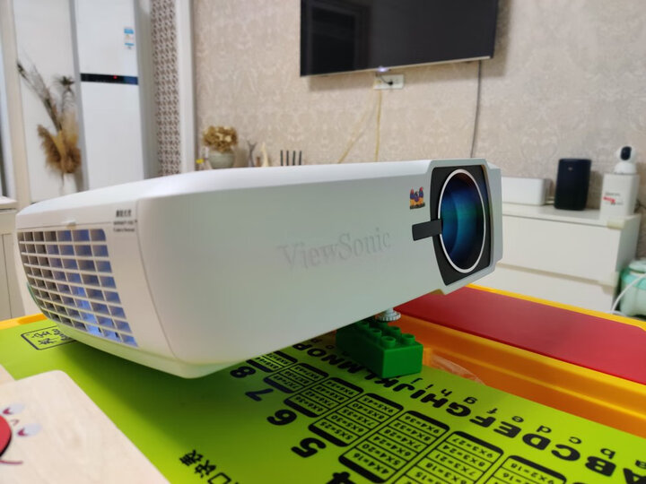详解优派px725hd上手对比明基w1070哪个好？评价有什么区别