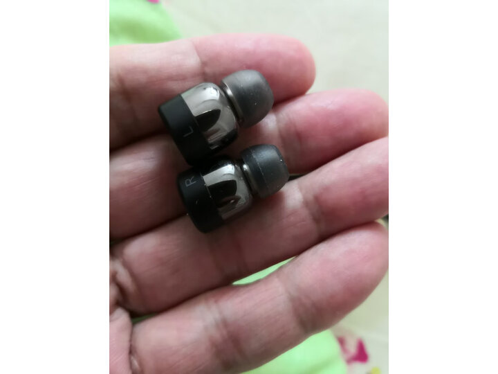 讨论摩托罗拉vervebuds400和300哪个好？对比区别有吗？