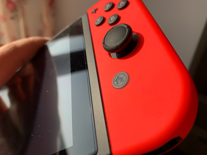 任天堂switch和xbox哪个好，比较区别大不大!