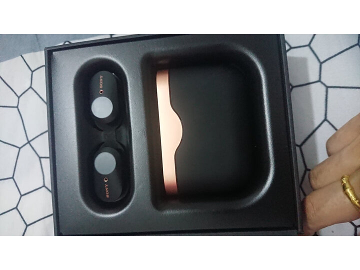 对比索尼wf1000xm3和airpods pro有什么区别？分析哪个好？