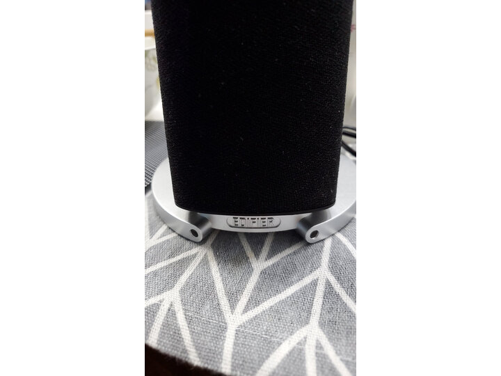 使用漫步者r26bt和jblps3300哪个好？纠结有何区别？