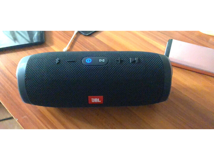 爆料jbl charge3代和4代哪个好？剖析有没有区别？