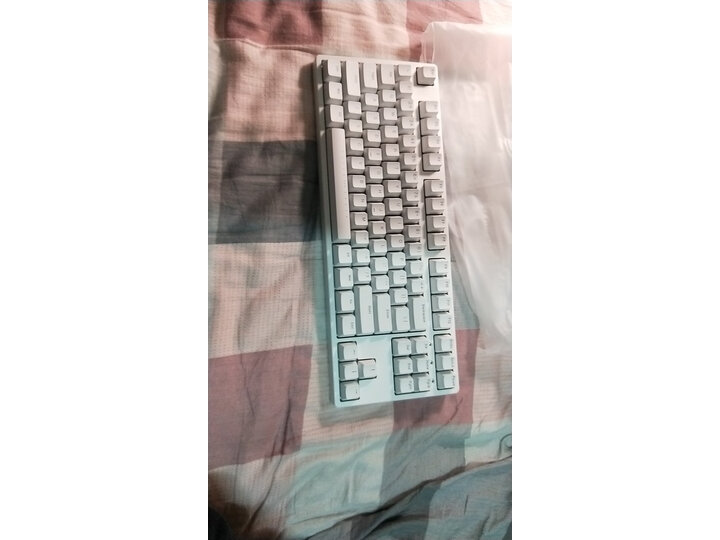 入手ikbcw200和w210区别哪个好？点评有何区别？