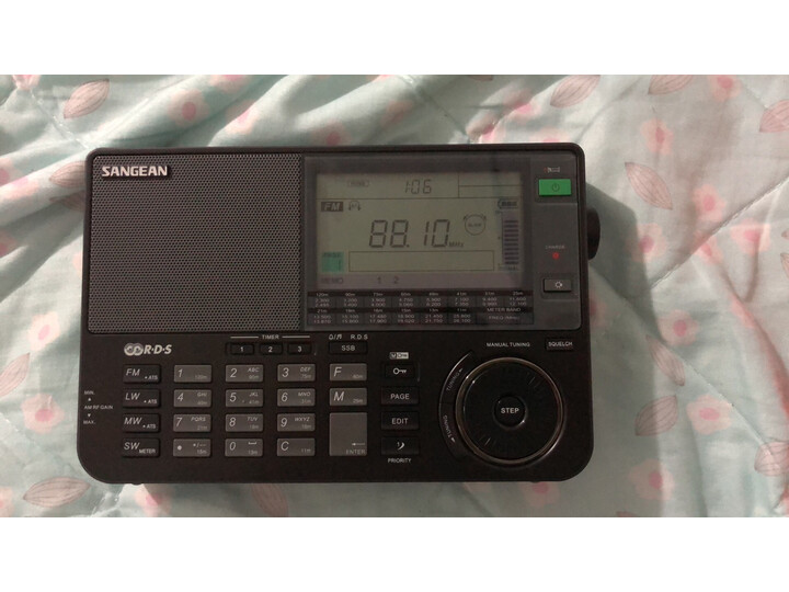 剖析山进ats909x对比德生PL880哪个好？解析区别是什么？
