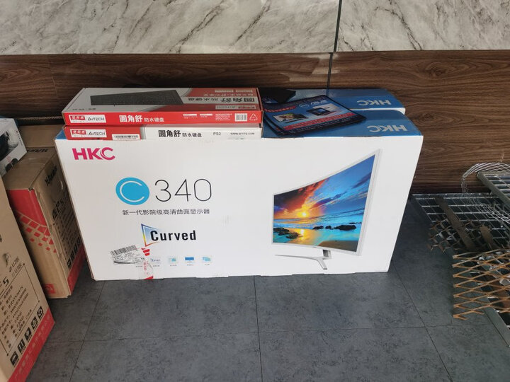 请问hkcg27和g271f哪个好？比较区别是什么