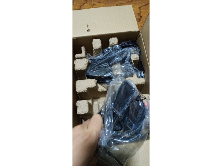 纠结漫步者r206p和r206bt哪个好？对比有啥区别？