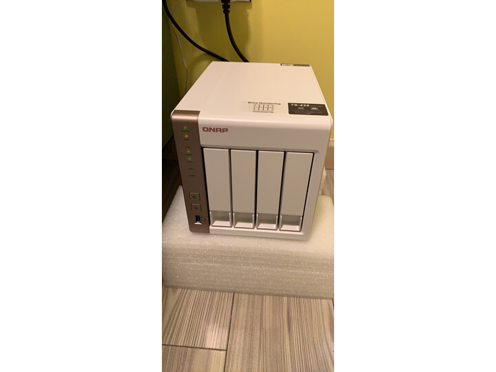 使用威联通ts-428与tr-002区别如何？纠结哪个好？