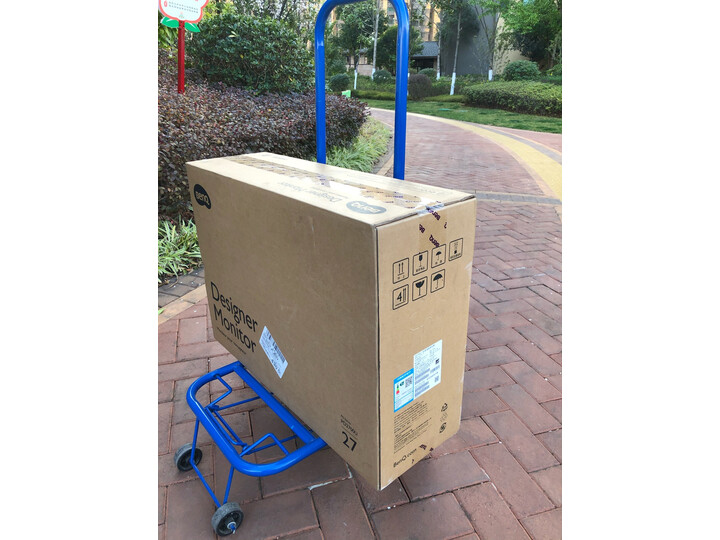 体验明基pd2700u和戴尔u2718q有什么区别？说说哪个好？