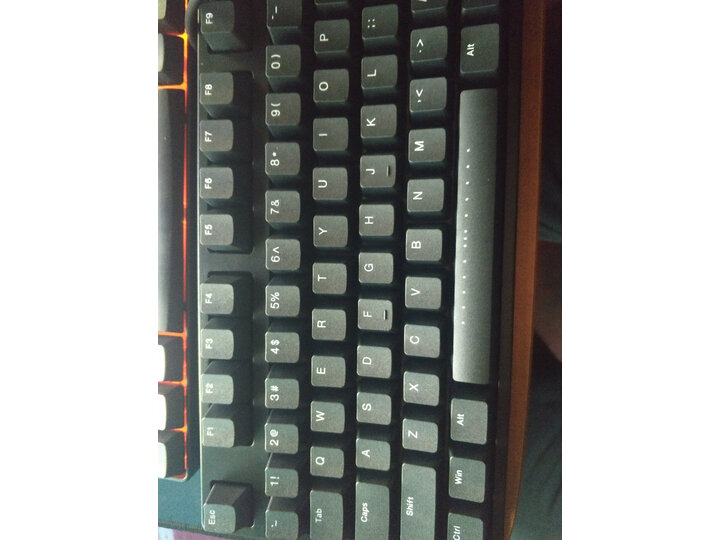 讨论ikbc c104和c210区别哪个好？对比有什么区别