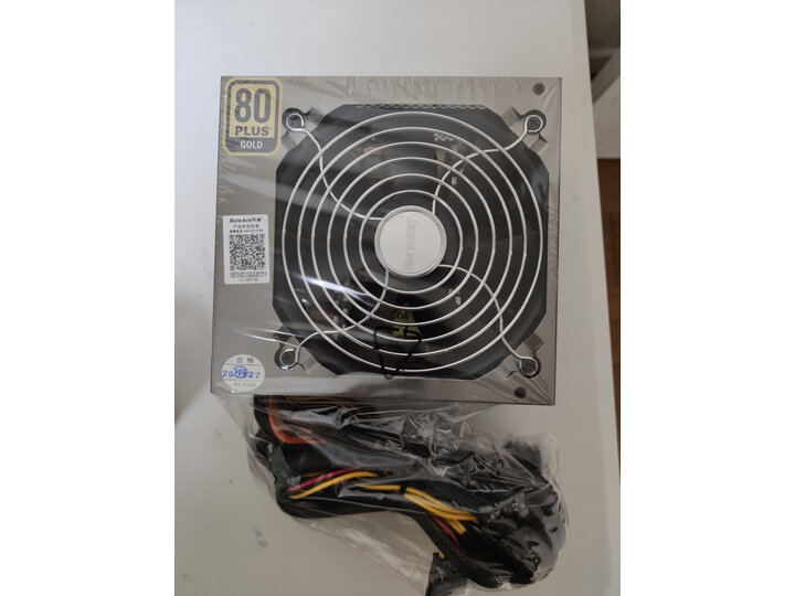 入手航嘉wd600k和鑫谷gp700g哪个好？盘点区别大吗？