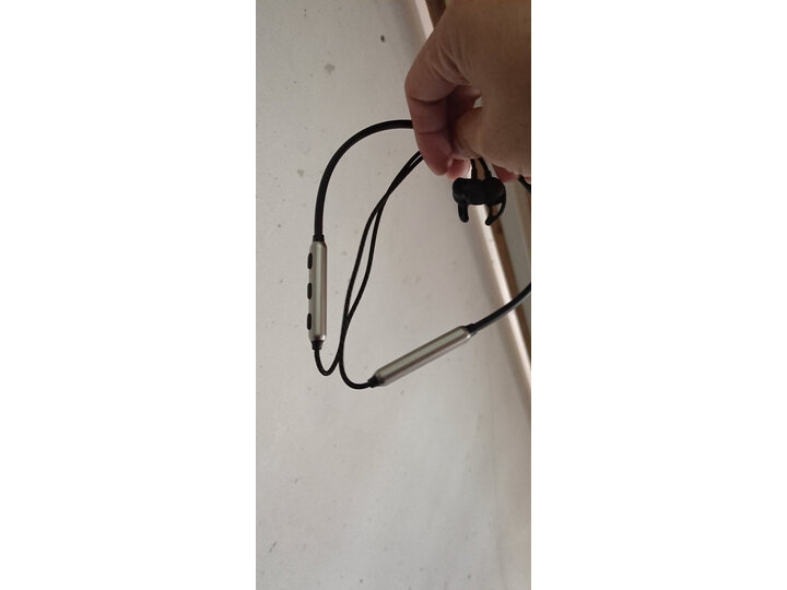 体验漫步者w300bt和w200bt区别大吗？说说哪个好？