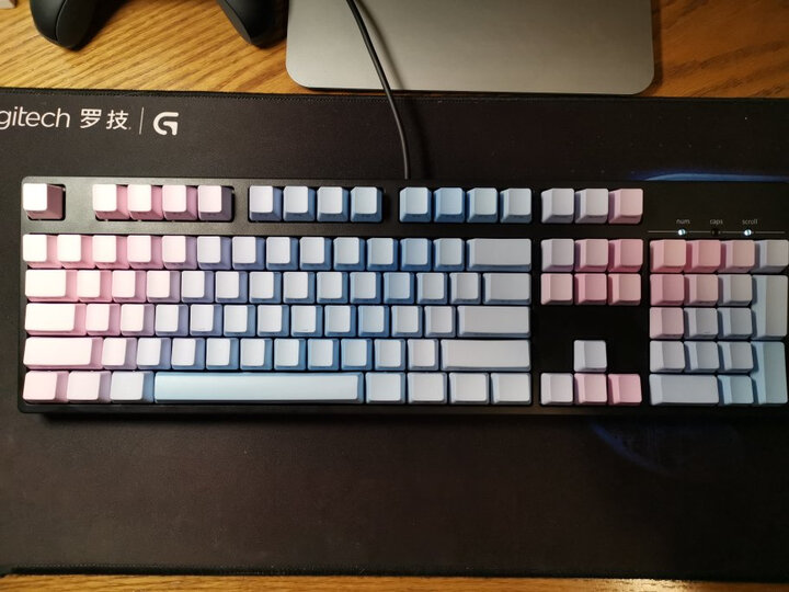 详解ikbc c104和r300哪个好？评价区别是什么？