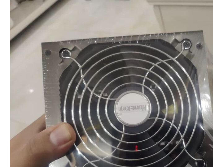 良心点评航嘉wd600k与酷冷至尊gx550哪个好？使用有区别没有？求