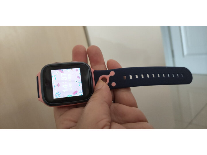 请问3608x和360p1电话手表区别有没有？比较哪个好？