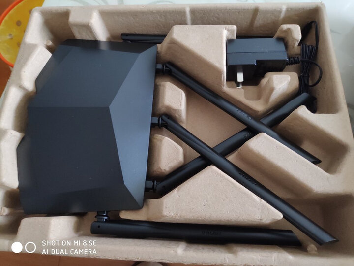 使用水星mer1200g 和腾达w18e哪个好？纠结区别是什么
