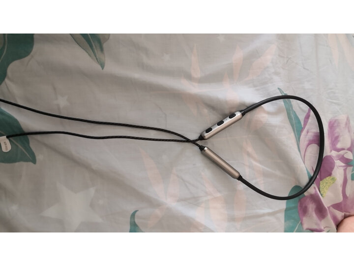 评价漫步者w300bt和w280bt区别是什么？感受哪个好？