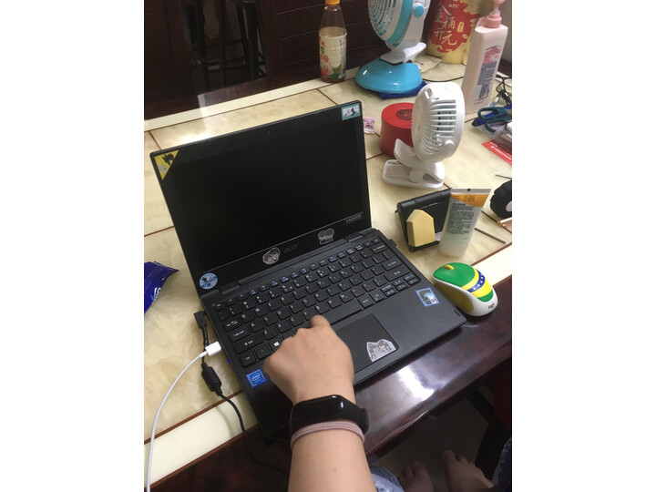 使用宏碁墨舞b118对比戴尔E203ma哪个好？纠结有区别吗？