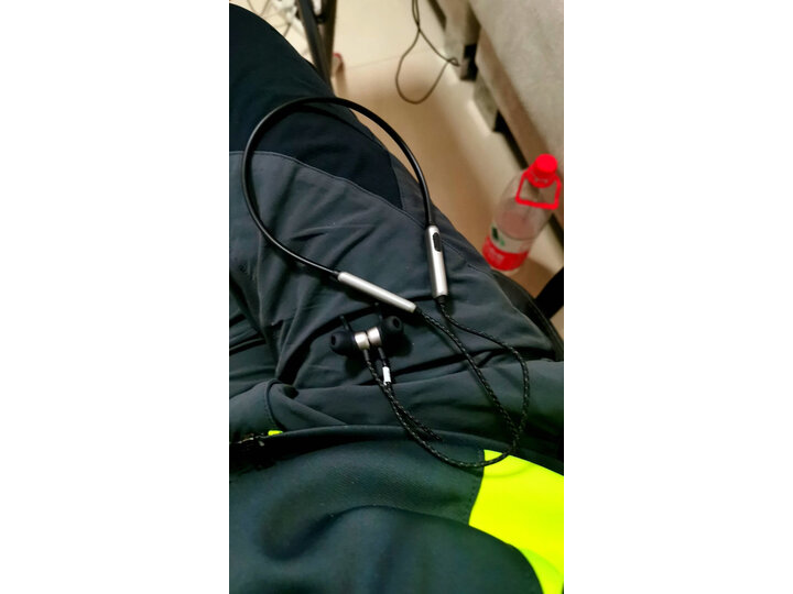 体验漫步者w300bt和w200bt区别大吗？说说哪个好？