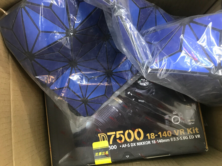 请问尼康d750和佳能6d2区别是什么比较哪个好？