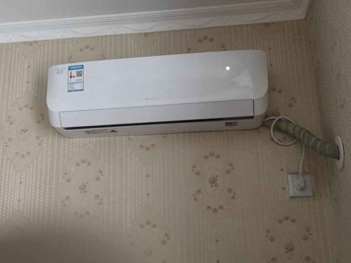 格力Q力35和变频俊越35哪个好？区别有没有？