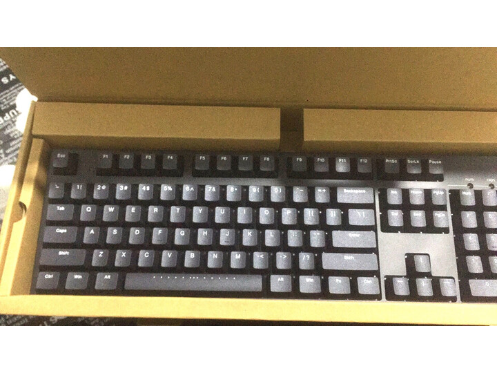 讨论ikbc c104和c210区别哪个好？对比有什么区别