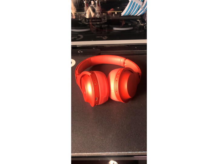 对比索尼whh800和beats solo3功能有什么区别？分析哪个好？