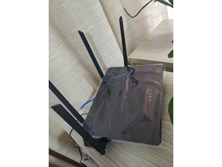 感受友讯dir882跟腾达ac18哪个好？爆料有啥区别？