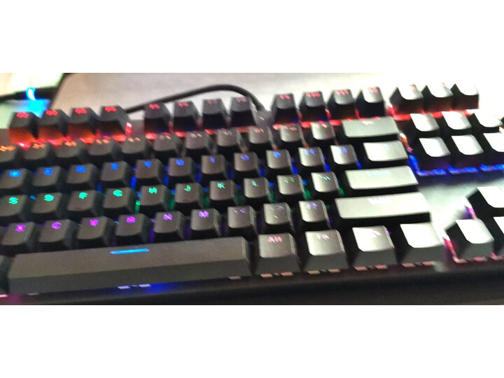 点评雷柏v500pro和v700区别哪个好？剖析有什么区别？