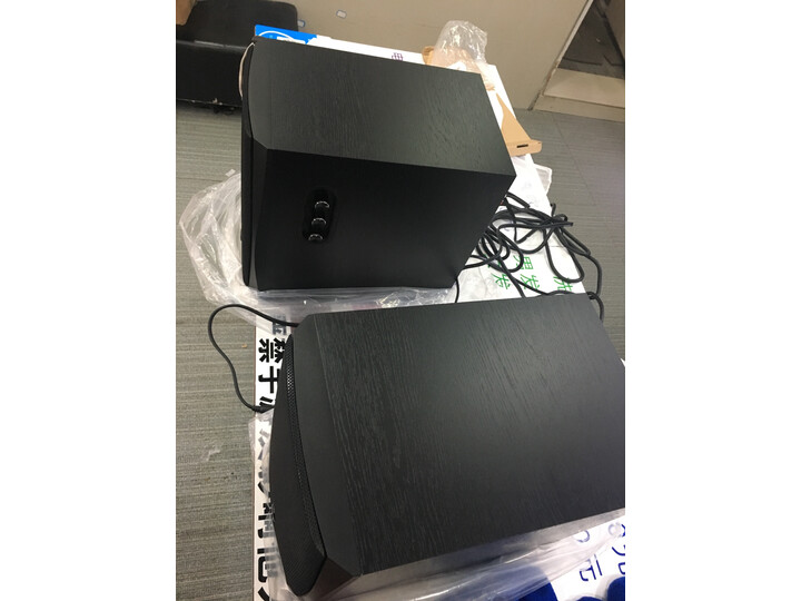 评价惠威d1090和m300对比哪个好？感受有何区别？