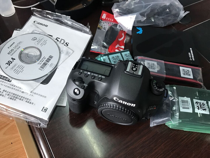 说说佳能eos5dsr和5Dmark 4有什么区别？测评哪个好？