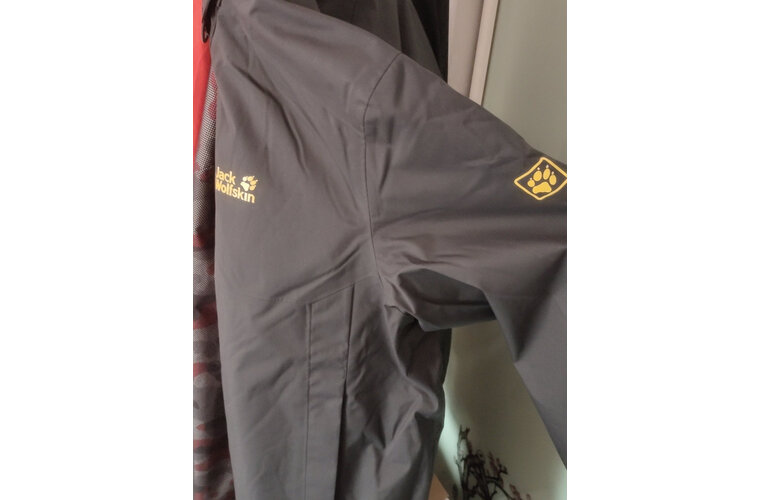 避坑:狼爪的冲锋衣怎么那么贵?狼爪冲锋衣5118594好吗?主播试穿 避坑:狼爪的冲锋衣怎么那么贵?狼爪冲锋衣5118594好吗?主播试穿