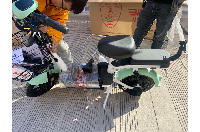 【对比说说】小鸟电动车质量怎么样？雅迪和小鸟哪个更耐用？优缺点真实内幕曝光