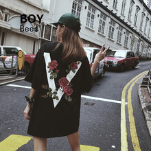 黑色T花朵