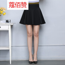 優(yōu)雅小黑裙，打造性感女郎范