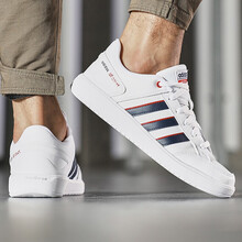阿迪達(dá)斯（Adidas）板鞋DB0306/亮白/學(xué)院藏青藍(lán)/淺猩紅 