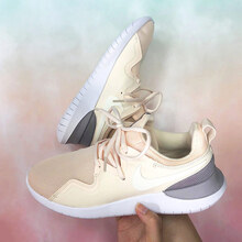 耐克（NIKE）跑步鞋AA2172-800 