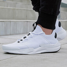 耐克（NIKE）跑步鞋AO1733-100 白色緩震耐磨 39